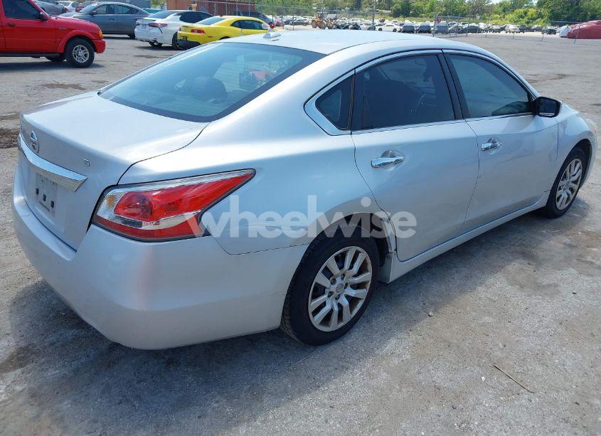 Photo 4 of 2015 Nissan Altima 2.5 S (VIN 1N4AL3AP8FN917388)