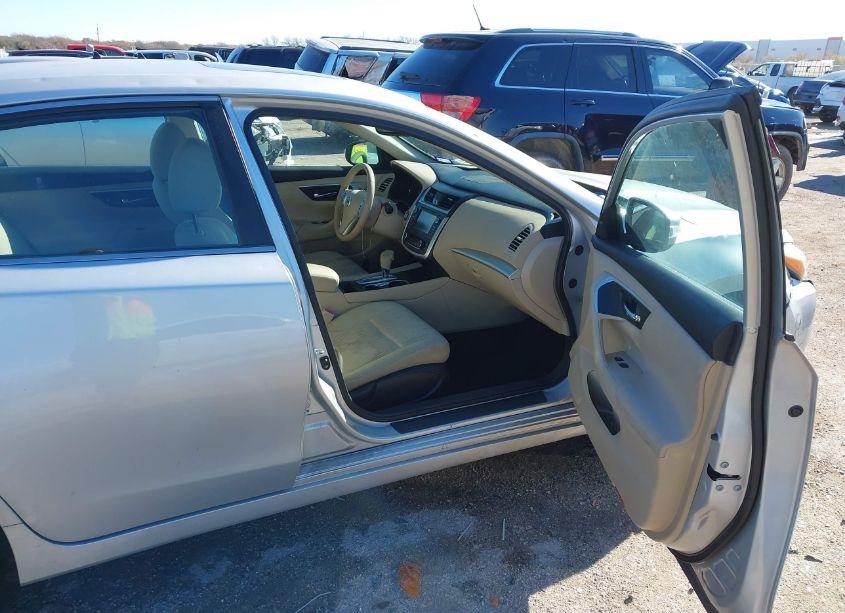 Photo 5 of 2016 Nissan Altima 2.5 SV (VIN 1N4AL3AP8GC119874)