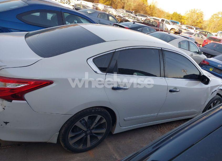 Photo 13 of 2016 Nissan Altima 2.5 SR (VIN 1N4AL3AP8GC125030)