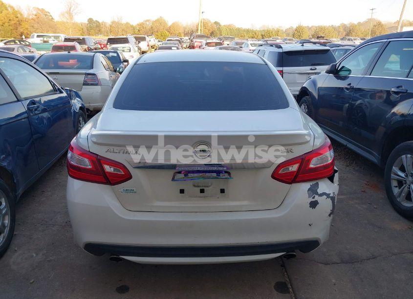 Photo 16 of 2016 Nissan Altima 2.5 SR (VIN 1N4AL3AP8GC125030)