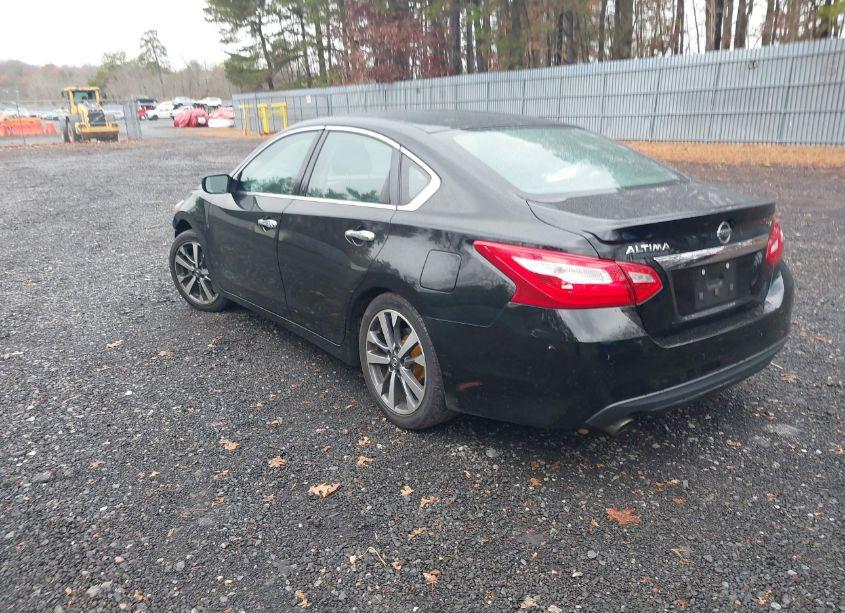 Photo 3 of 2016 Nissan Altima 2.5 SR (VIN 1N4AL3AP8GC173028)