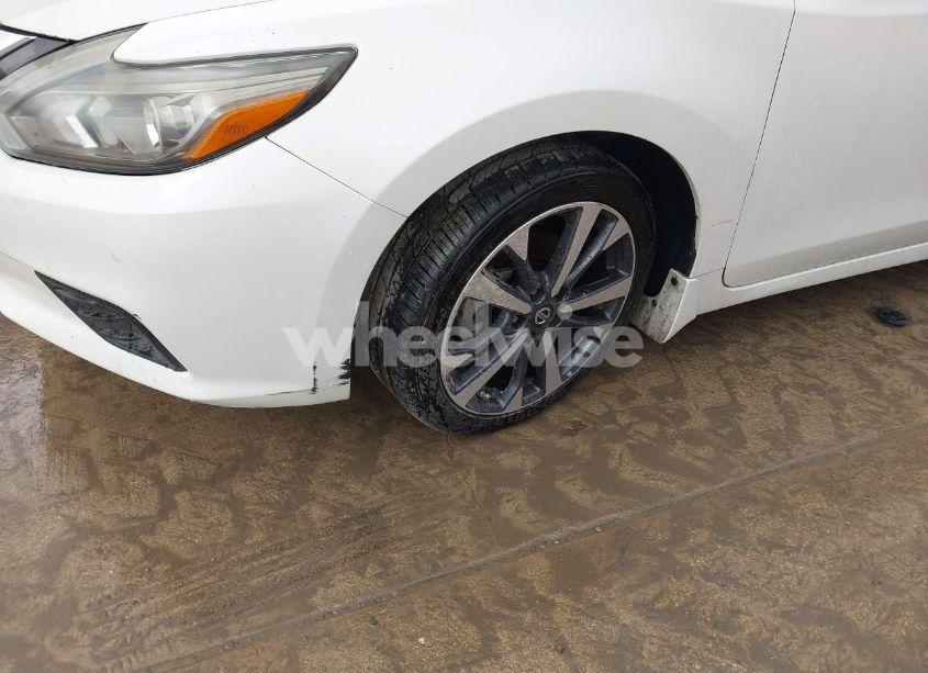 Photo 6 of 2016 Nissan Altima 2.5 SR (VIN 1N4AL3AP8GC187303)