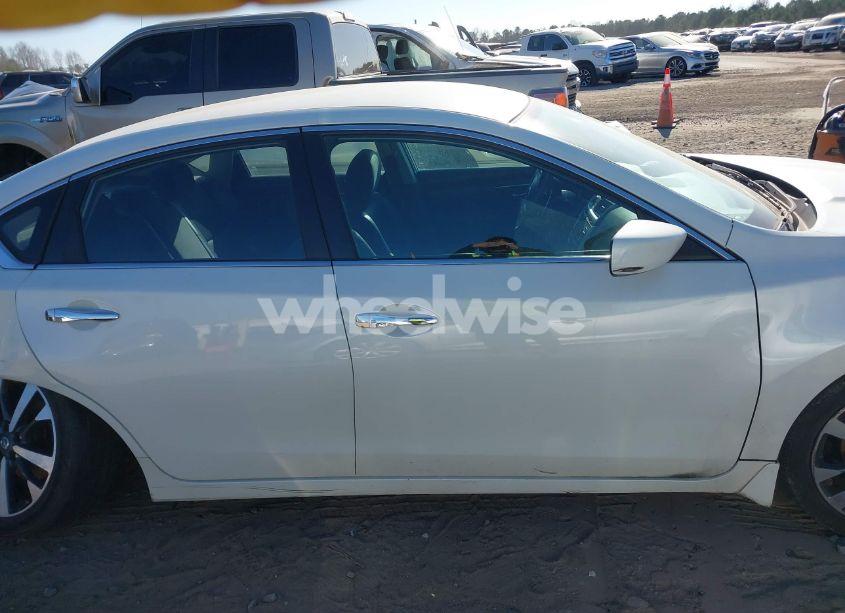 Photo 12 of 2016 Nissan Altima 2.5 SR (VIN 1N4AL3AP8GC224723)