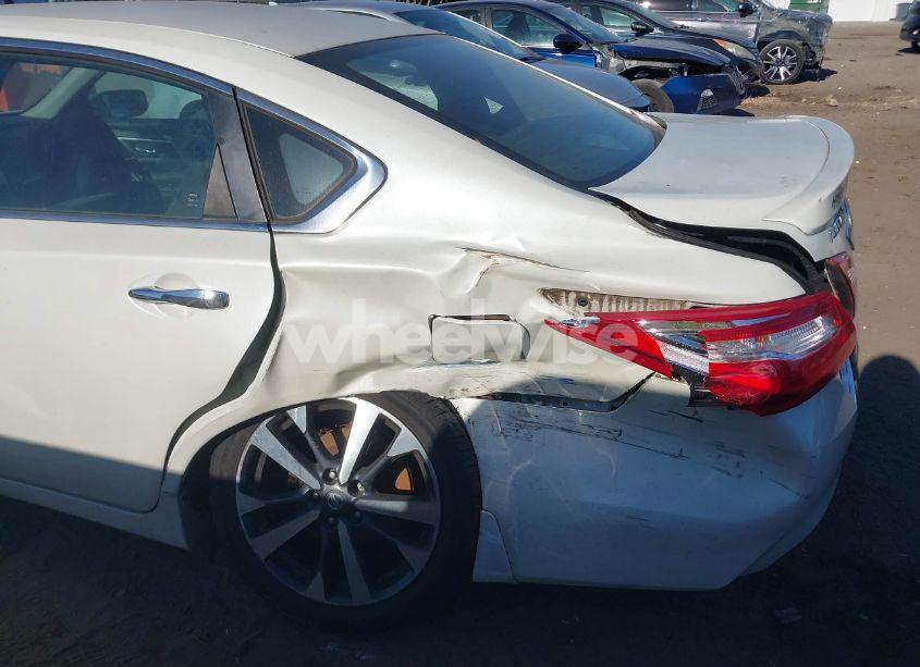 Photo 6 of 2016 Nissan Altima 2.5 SR (VIN 1N4AL3AP8GC224723)