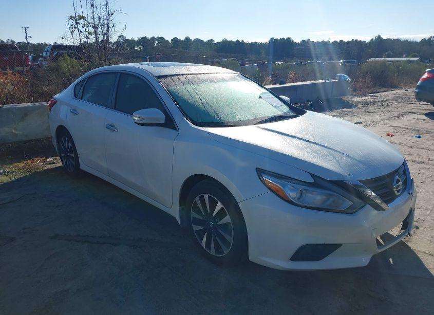 2016 Nissan Altima 2.5 SV (VIN 1N4AL3AP8GC263814) main photo