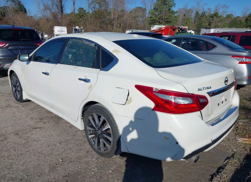 Photo 3 of 2016 Nissan Altima 2.5 SV (VIN 1N4AL3AP8GC263814)