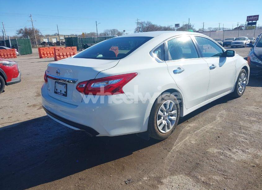 Photo 4 of 2016 Nissan Altima 2.5/2.5 S/2.5 SL/2.5 SR/2.5 SV (VIN 1N4AL3AP8GC266177)