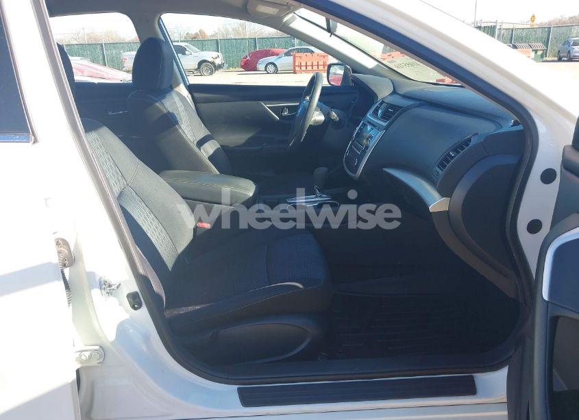 Photo 5 of 2016 Nissan Altima 2.5/2.5 S/2.5 SL/2.5 SR/2.5 SV (VIN 1N4AL3AP8GC266177)