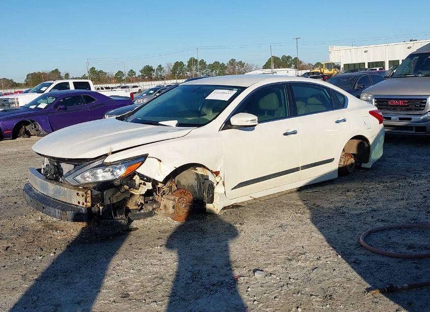 Photo 2 of 2016 Nissan Altima 2.5 SL (VIN 1N4AL3AP8GC284551)