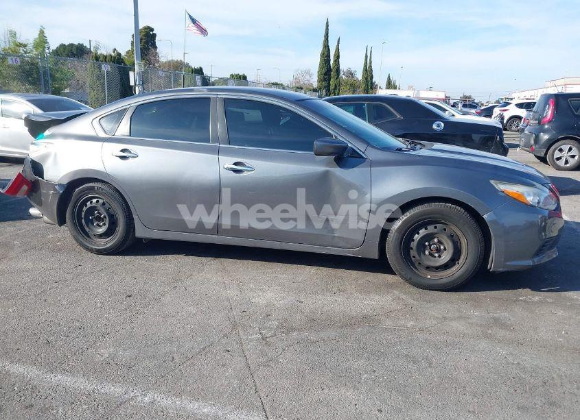 Photo 13 of 2016 Nissan Altima 2.5/2.5 S/2.5 SL/2.5 SR/2.5 SV (VIN 1N4AL3AP8GN309596)