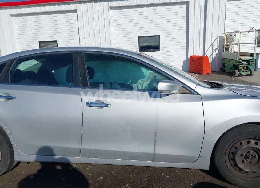 Photo 14 of 2016 Nissan Altima 2.5/2.5 S/2.5 SL/2.5 SR/2.5 SV (VIN 1N4AL3AP8GN325118)