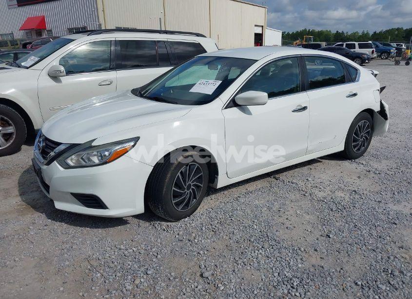 Photo 2 of 2016 Nissan Altima 2.5/2.5 S/2.5 SL/2.5 SR/2.5 SV (VIN 1N4AL3AP8GN327970)