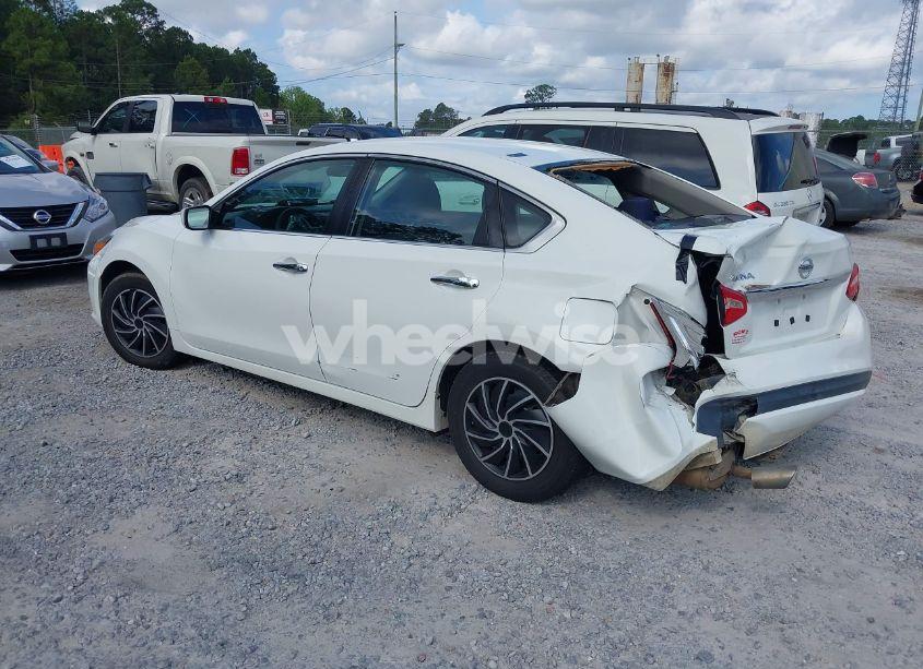 Photo 3 of 2016 Nissan Altima 2.5/2.5 S/2.5 SL/2.5 SR/2.5 SV (VIN 1N4AL3AP8GN327970)