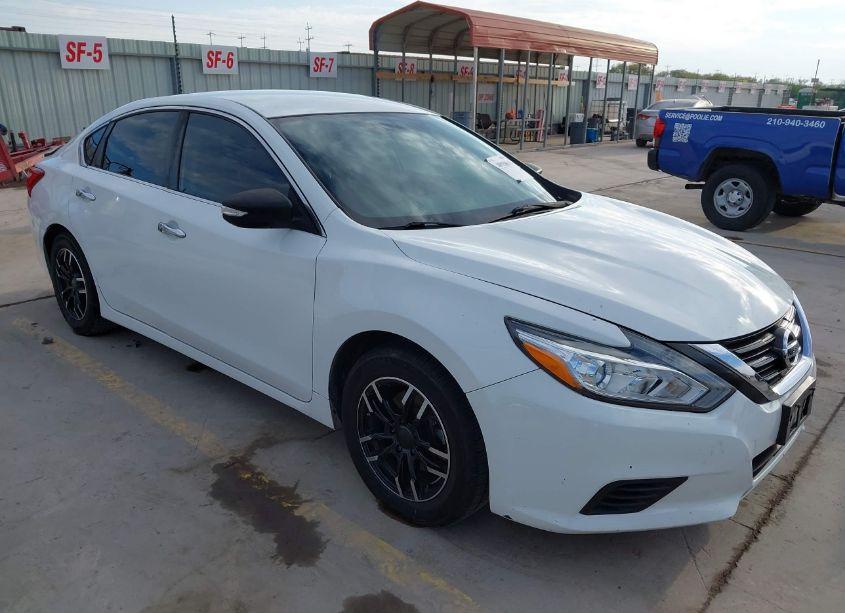 2016 Nissan Altima 2.5/2.5 S/2.5 SL/2.5 SR/2.5 SV (VIN 1N4AL3AP8GN332229) main photo