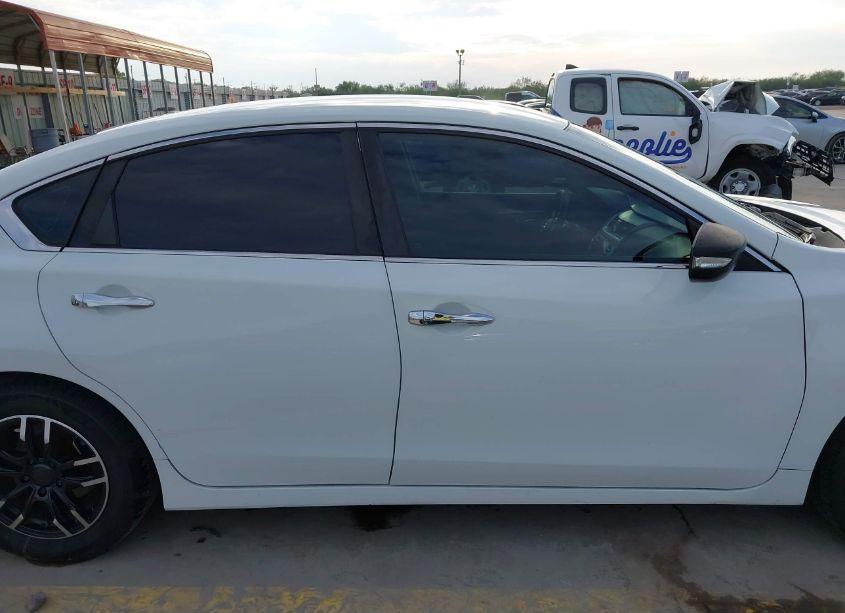 Photo 14 of 2016 Nissan Altima 2.5/2.5 S/2.5 SL/2.5 SR/2.5 SV (VIN 1N4AL3AP8GN332229)