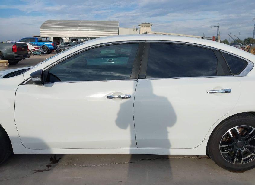 Photo 15 of 2016 Nissan Altima 2.5/2.5 S/2.5 SL/2.5 SR/2.5 SV (VIN 1N4AL3AP8GN332229)