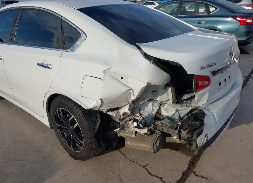 Photo 6 of 2016 Nissan Altima 2.5/2.5 S/2.5 SL/2.5 SR/2.5 SV (VIN 1N4AL3AP8GN332229)