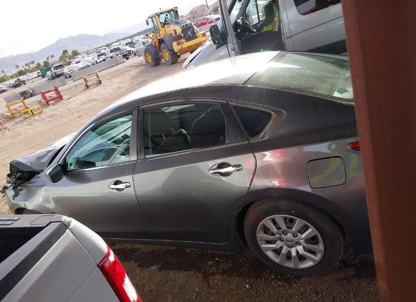 Photo 13 of 2016 Nissan Altima 2.5/2.5 S/2.5 SL/2.5 SR/2.5 SV (VIN 1N4AL3AP8GN376389)