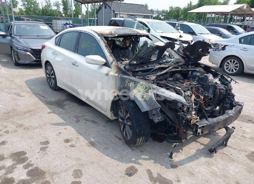 2017 Nissan Altima 2.5/2.5 S/2.5 SL/2.5 SR/2.5 SV (VIN 1N4AL3AP8HC113266) main photo