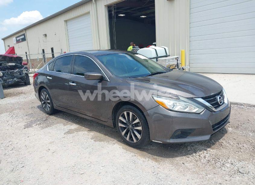 2017 Nissan Altima 2.5/2.5 S/2.5 SL/2.5 SR/2.5 SV (VIN 1N4AL3AP8HC117379) main photo