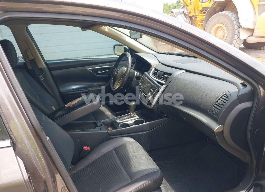 Photo 5 of 2017 Nissan Altima 2.5/2.5 S/2.5 SL/2.5 SR/2.5 SV (VIN 1N4AL3AP8HC117379)