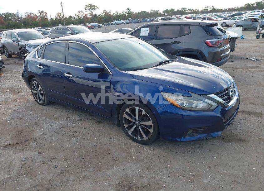 2017 Nissan Altima 2.5 SR (VIN 1N4AL3AP8HC120928) main photo