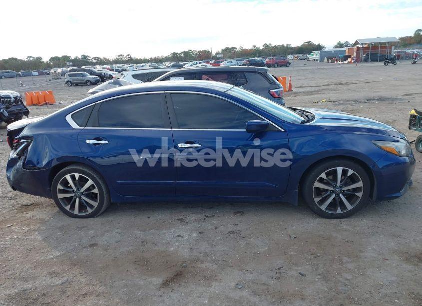 Photo 13 of 2017 Nissan Altima 2.5 SR (VIN 1N4AL3AP8HC120928)