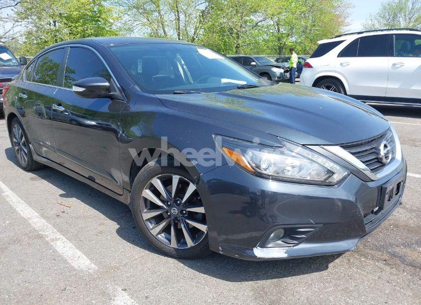 2017 Nissan Altima 2.5 SL (VIN 1N4AL3AP8HC127880) main photo