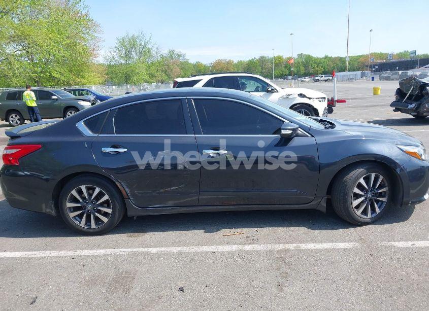 Photo 13 of 2017 Nissan Altima 2.5 SL (VIN 1N4AL3AP8HC127880)