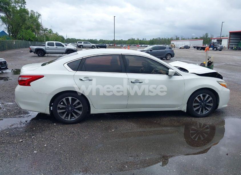 Photo 13 of 2017 Nissan Altima 2.5 SV (VIN 1N4AL3AP8HC132609)