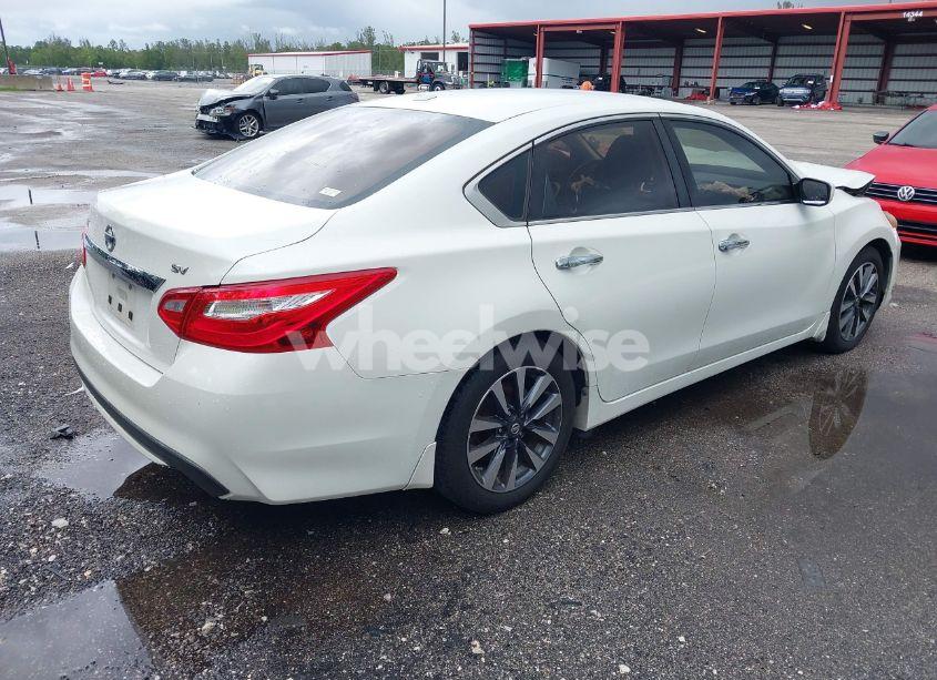 Photo 4 of 2017 Nissan Altima 2.5 SV (VIN 1N4AL3AP8HC132609)