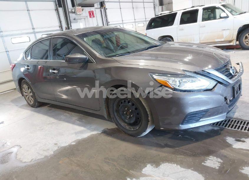 2017 Nissan Altima 2.5 S (VIN 1N4AL3AP8HC137485) main photo
