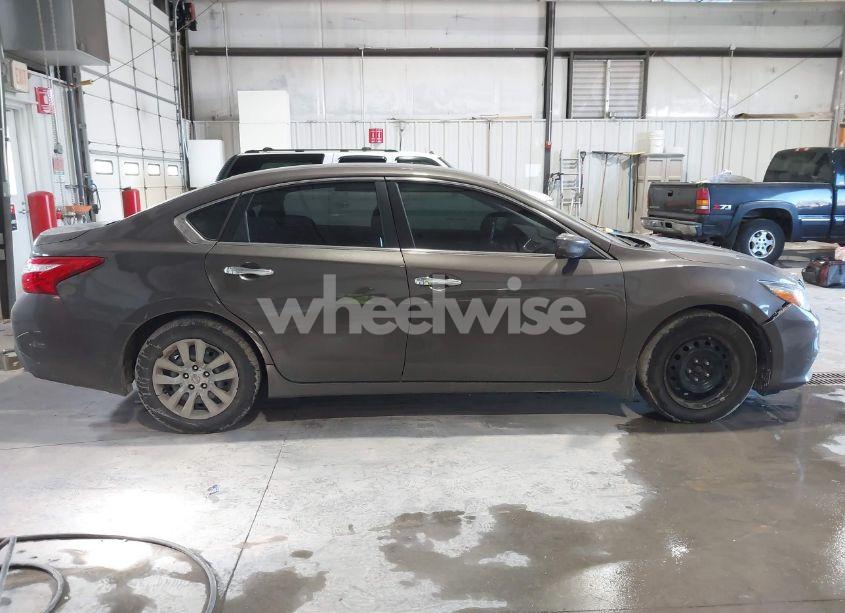 Photo 14 of 2017 Nissan Altima 2.5 S (VIN 1N4AL3AP8HC137485)