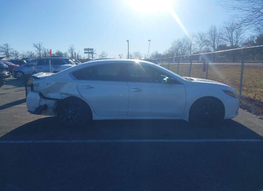 Photo 13 of 2017 Nissan Altima 2.5 SR (VIN 1N4AL3AP8HC170034)