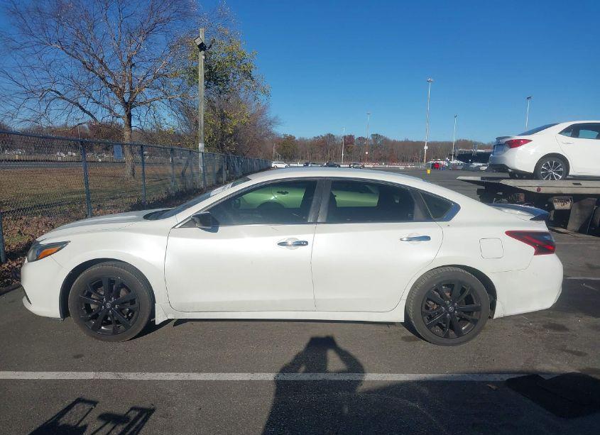 Photo 14 of 2017 Nissan Altima 2.5 SR (VIN 1N4AL3AP8HC170034)