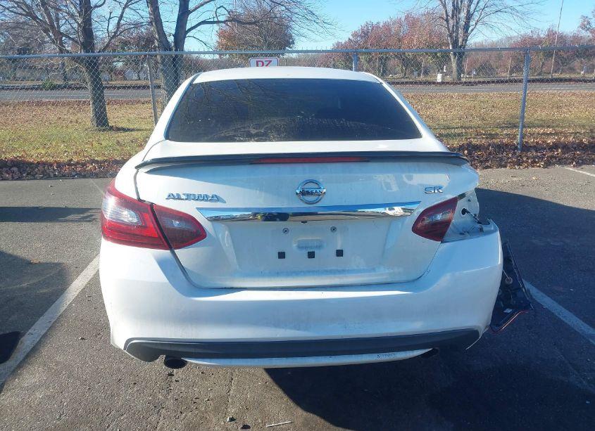 Photo 16 of 2017 Nissan Altima 2.5 SR (VIN 1N4AL3AP8HC170034)