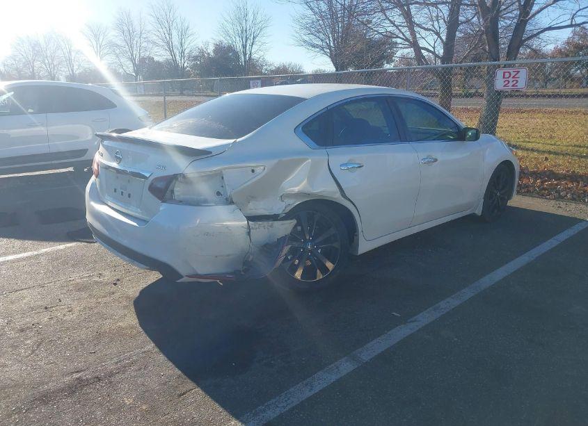 Photo 4 of 2017 Nissan Altima 2.5 SR (VIN 1N4AL3AP8HC170034)