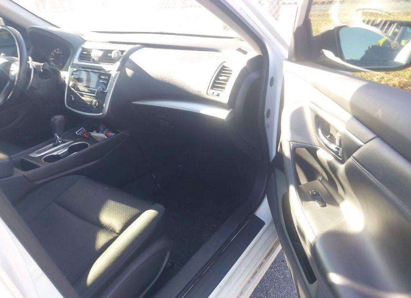 Photo 5 of 2017 Nissan Altima 2.5 SR (VIN 1N4AL3AP8HC170034)