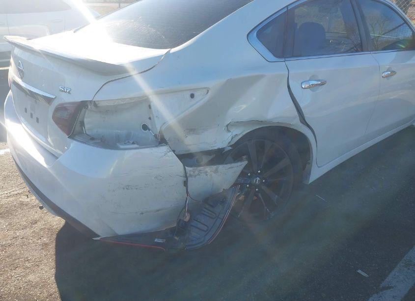 Photo 6 of 2017 Nissan Altima 2.5 SR (VIN 1N4AL3AP8HC170034)