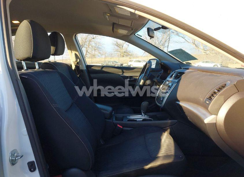 Photo 5 of 2017 Nissan Altima 2.5 S (VIN 1N4AL3AP8HC184824)