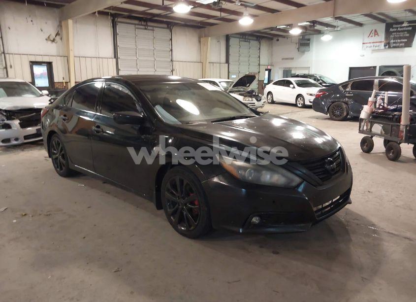 2017 Nissan Altima 2.5 SR (VIN 1N4AL3AP8HC193538) main photo
