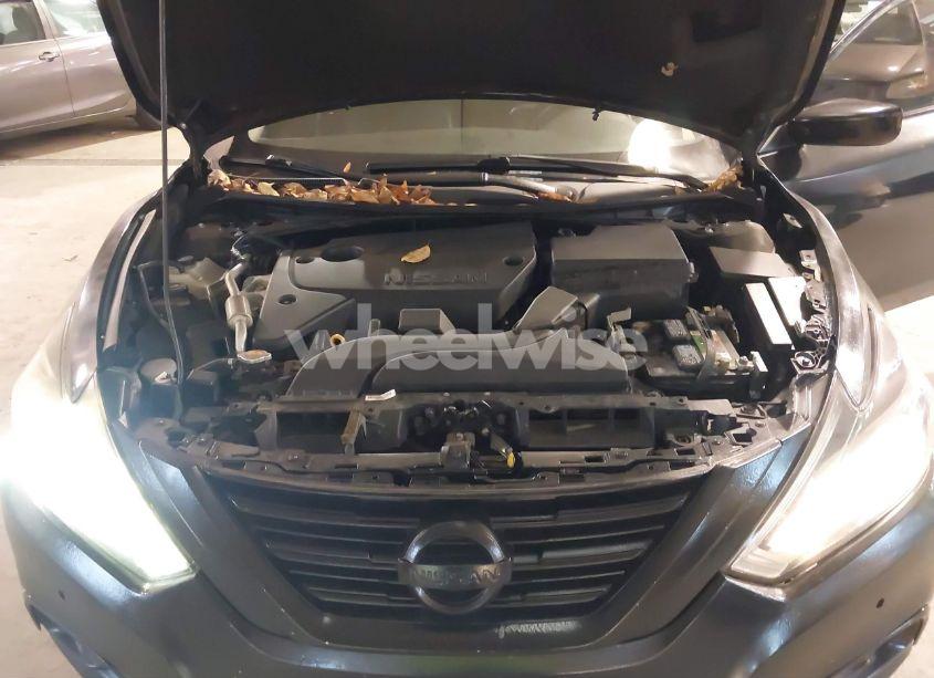 Photo 10 of 2017 Nissan Altima 2.5 SR (VIN 1N4AL3AP8HC193538)