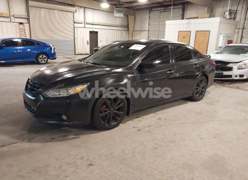 Photo 2 of 2017 Nissan Altima 2.5 SR (VIN 1N4AL3AP8HC193538)
