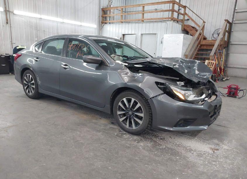 2017 Nissan Altima 2.5 SV (VIN 1N4AL3AP8HC207714) main photo
