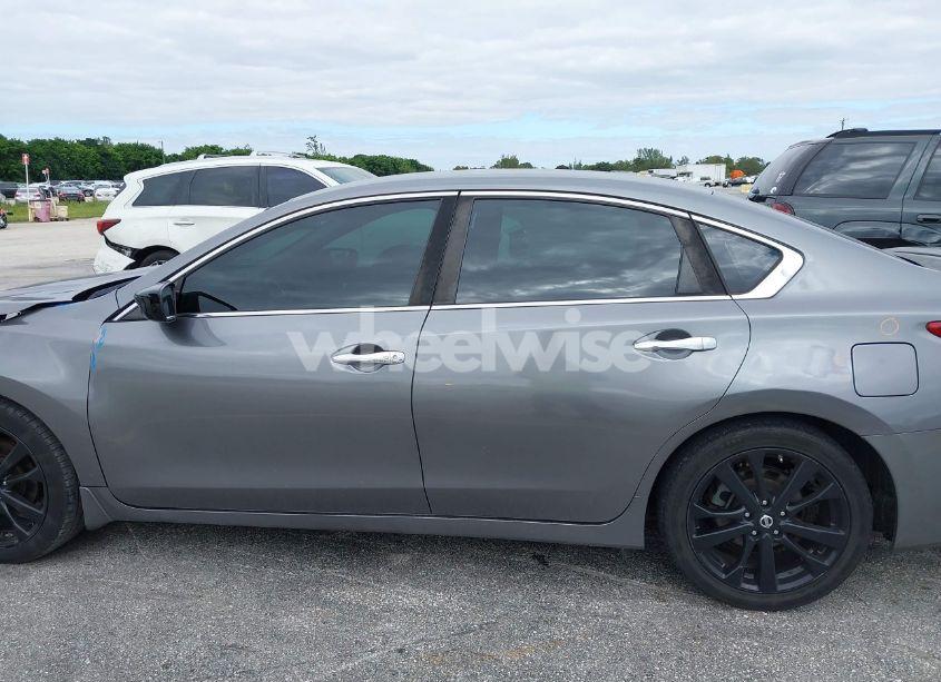 Photo 15 of 2017 Nissan Altima 2.5 SR (VIN 1N4AL3AP8HC216414)