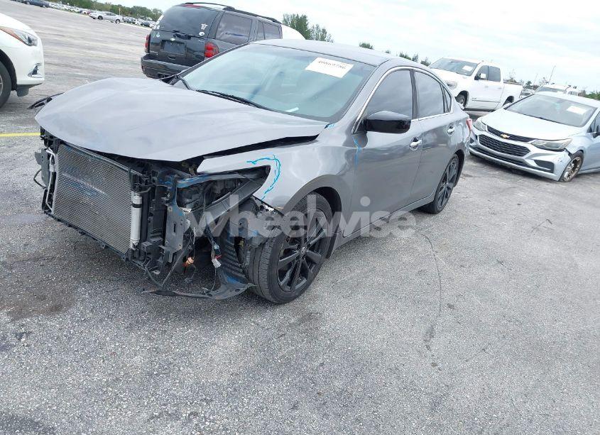 Photo 2 of 2017 Nissan Altima 2.5 SR (VIN 1N4AL3AP8HC216414)