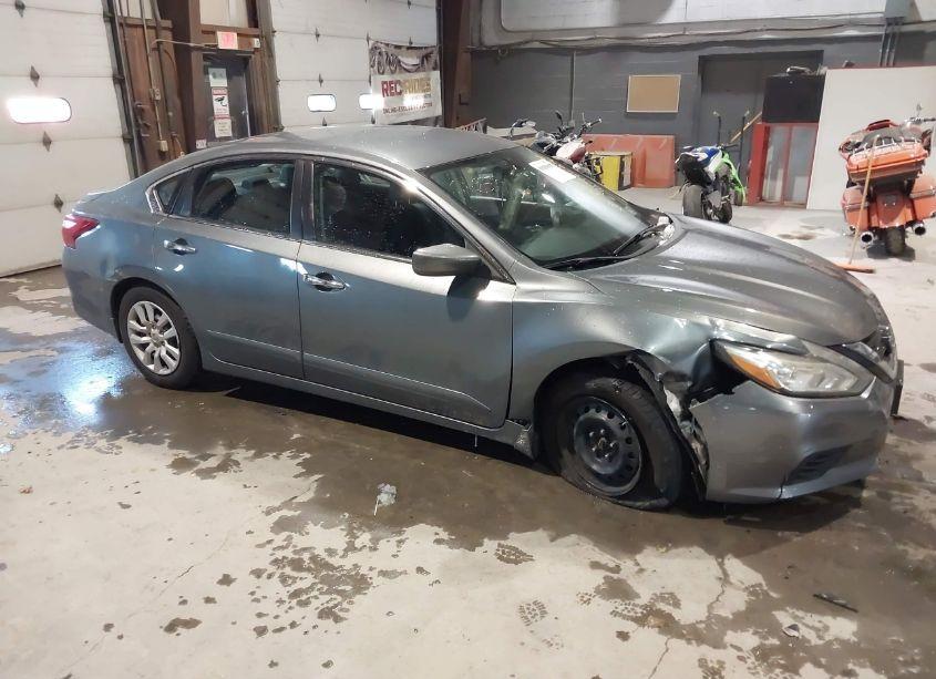 2017 Nissan Altima 2.5 S (VIN 1N4AL3AP8HC225825) main photo