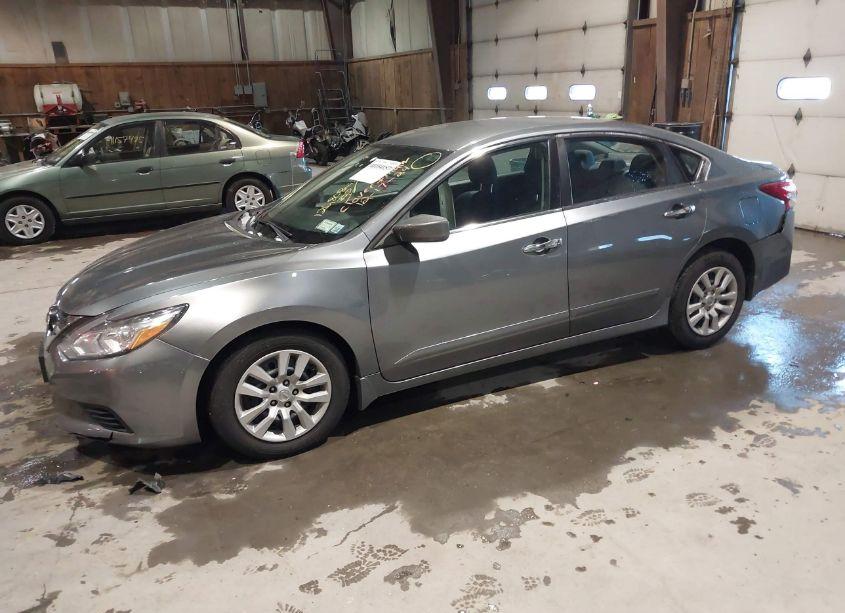 Photo 2 of 2017 Nissan Altima 2.5 S (VIN 1N4AL3AP8HC225825)
