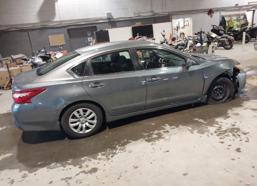 Photo 4 of 2017 Nissan Altima 2.5 S (VIN 1N4AL3AP8HC225825)