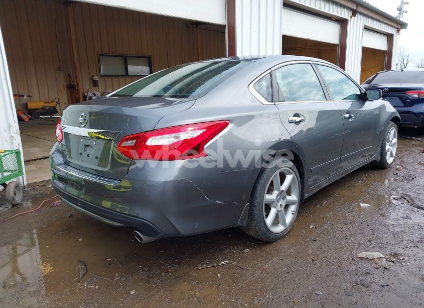 Photo 4 of 2017 Nissan Altima 2.5 S (VIN 1N4AL3AP8HC227283)